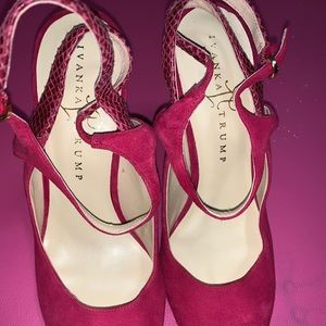Beautiful size 6 Ivanka Trump shoes
